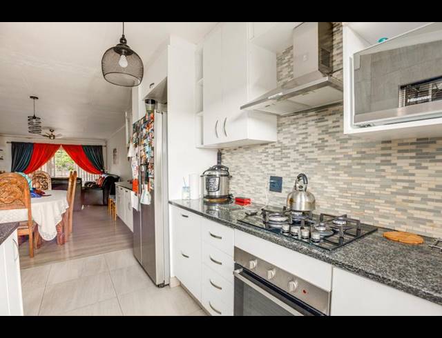 2 BEDROOM TOWNHOUSE FOR SALE IN RANDPARK RIDGE